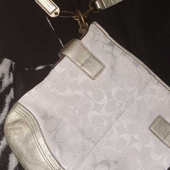 Handbag - Picture 3 of 7